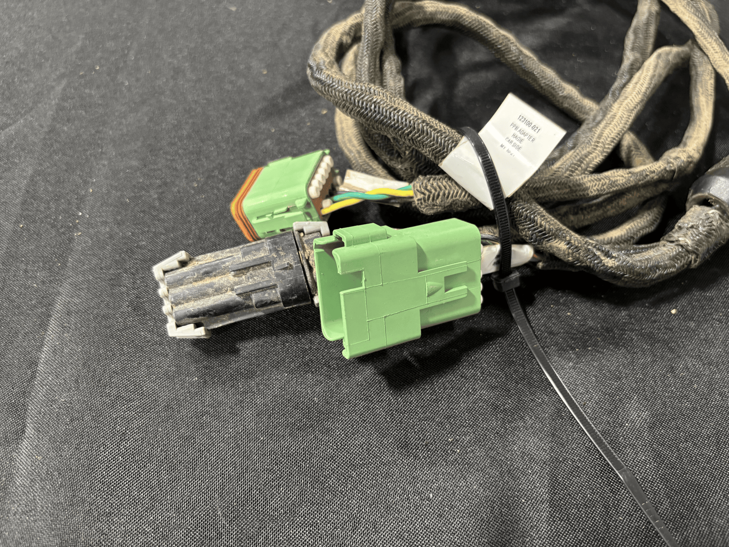 Used Capstan PP III Adaptor Haigie Cab side PN: 123100-021