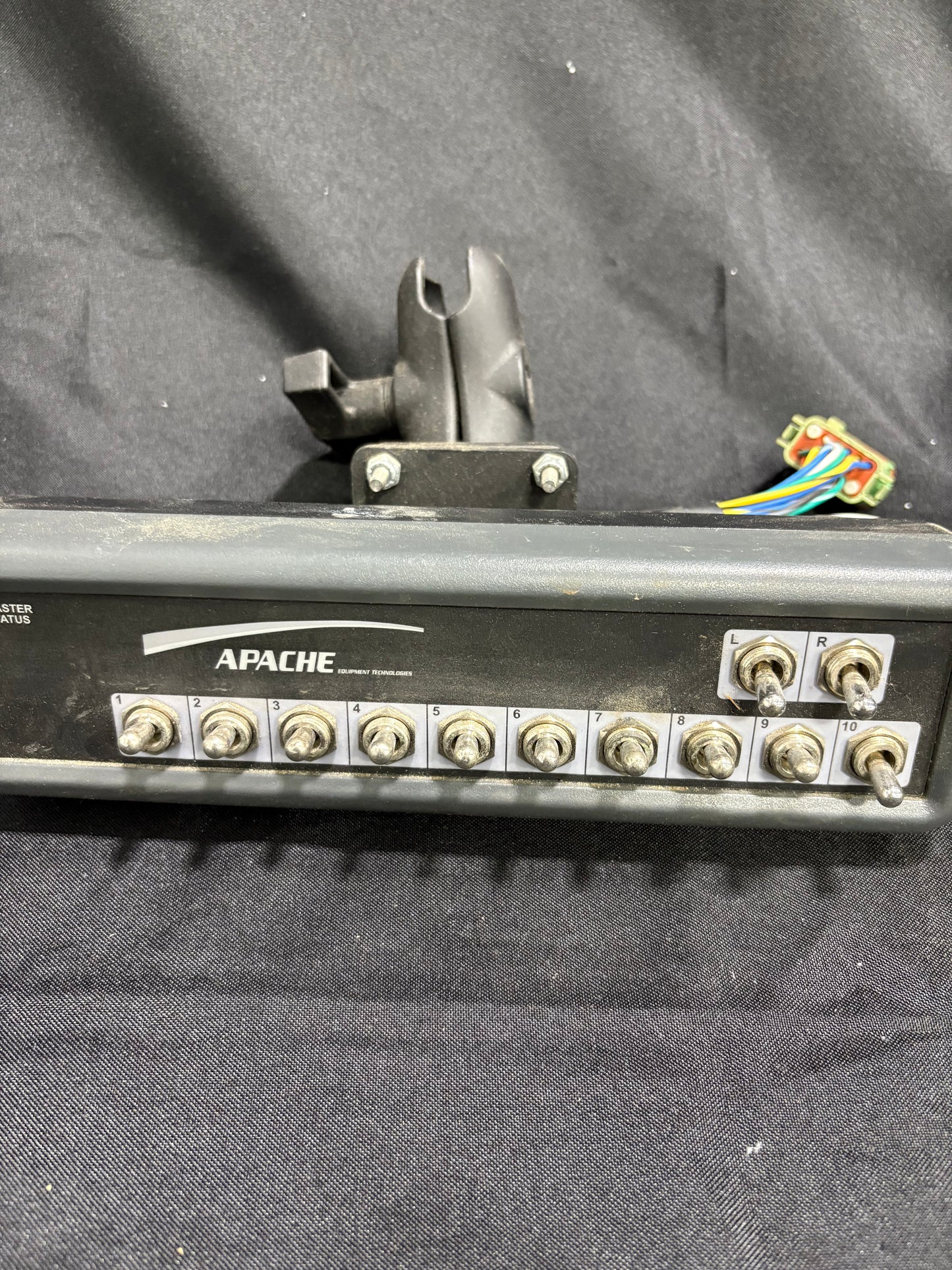 Used Apache Switch Box and Cabling 420301070
